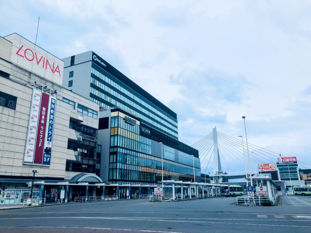 青森駅前