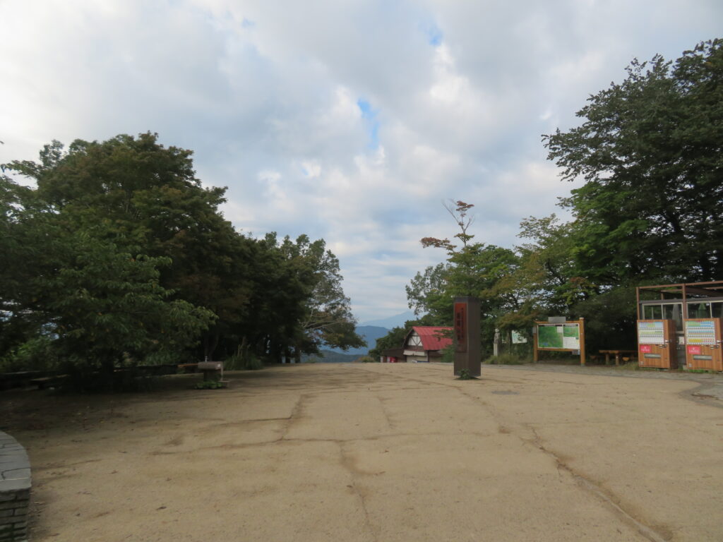 7時30分
高尾山の山頂
誰もいなくて静かです!
