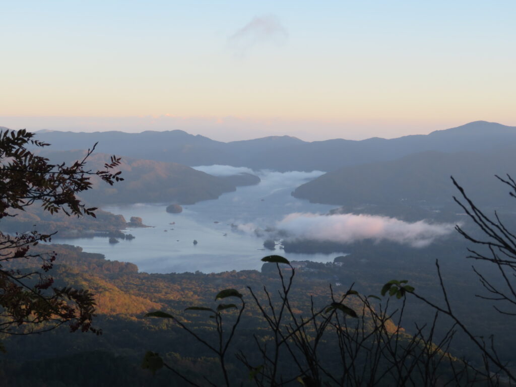 早朝の桧原湖が幻想的🥰