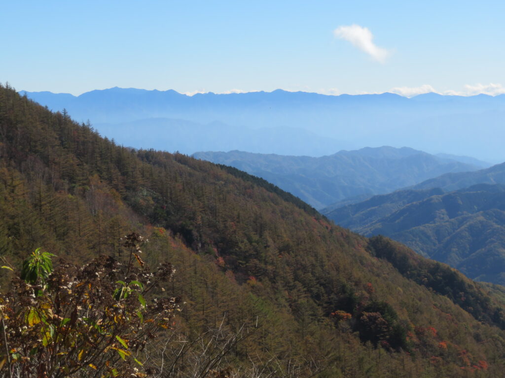 南アルプス最南部
左が光岳方面